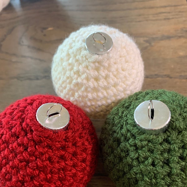 Easy Single Crochet Christmas Bauble Pattern