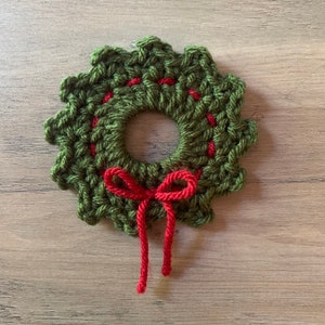 Easy Crochet Wreath Christmas Ornament Pattern