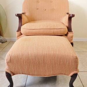 Vintage Peach Tufted Club Chair With Ottoman