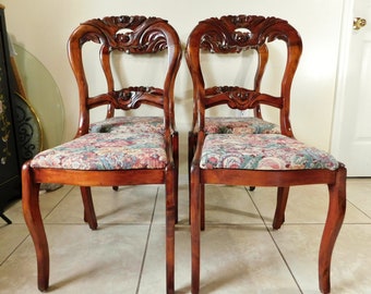 Set of 4 Antique Charlotte Chair Co. Ornate Carved Mahogany Wood Floral Dining Side Chairs