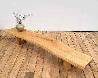 Banco Wabi Sabi feito à mão em freixo, banco baixo ondulado com borda natural, mesa de console rústica Japandi
