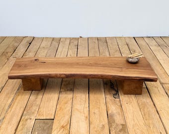 Mesa de console baixa Wabi Sabi, banco de carvalho com borda natural, altar zen japonês feito à mão
