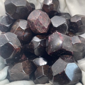 GARNET Polished Crystals, Almandine - Loose Gemstones, Chunks Garnet, Crystal Decor, Garnet Crystals,High Quality Garnet Chunks...