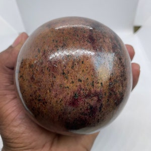 Sfera di granato di alta qualità, pietra preziosa di granato, sfera di cristallo di granato, sfera minerale di granato, pietra dell&#39;amore e del fuoco interiore / pietra portafortuna del Capricorno