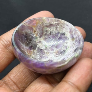 Tigela de pedra preciosa de ametista natural, decoração de casa, tigela metafísica de cura energética, item de presente, tigela esculpida à mão, presente espiritual de pedra de ametista