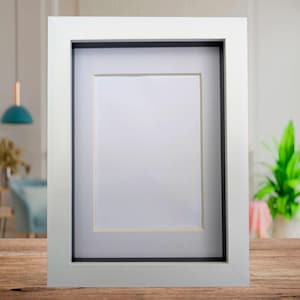 Weißer 3d-Box-Fotorahmen 15x20: Schattendisplay, stehend oder hängend