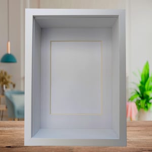5x7 weiße tiefe 3D-Box-Fotorahmenanzeige, weißes stehendes Hängen, Handwerks-Schattenbilderrahmen, plus 1 Passepartoutrahmen + Basispremiumkarte 200gs