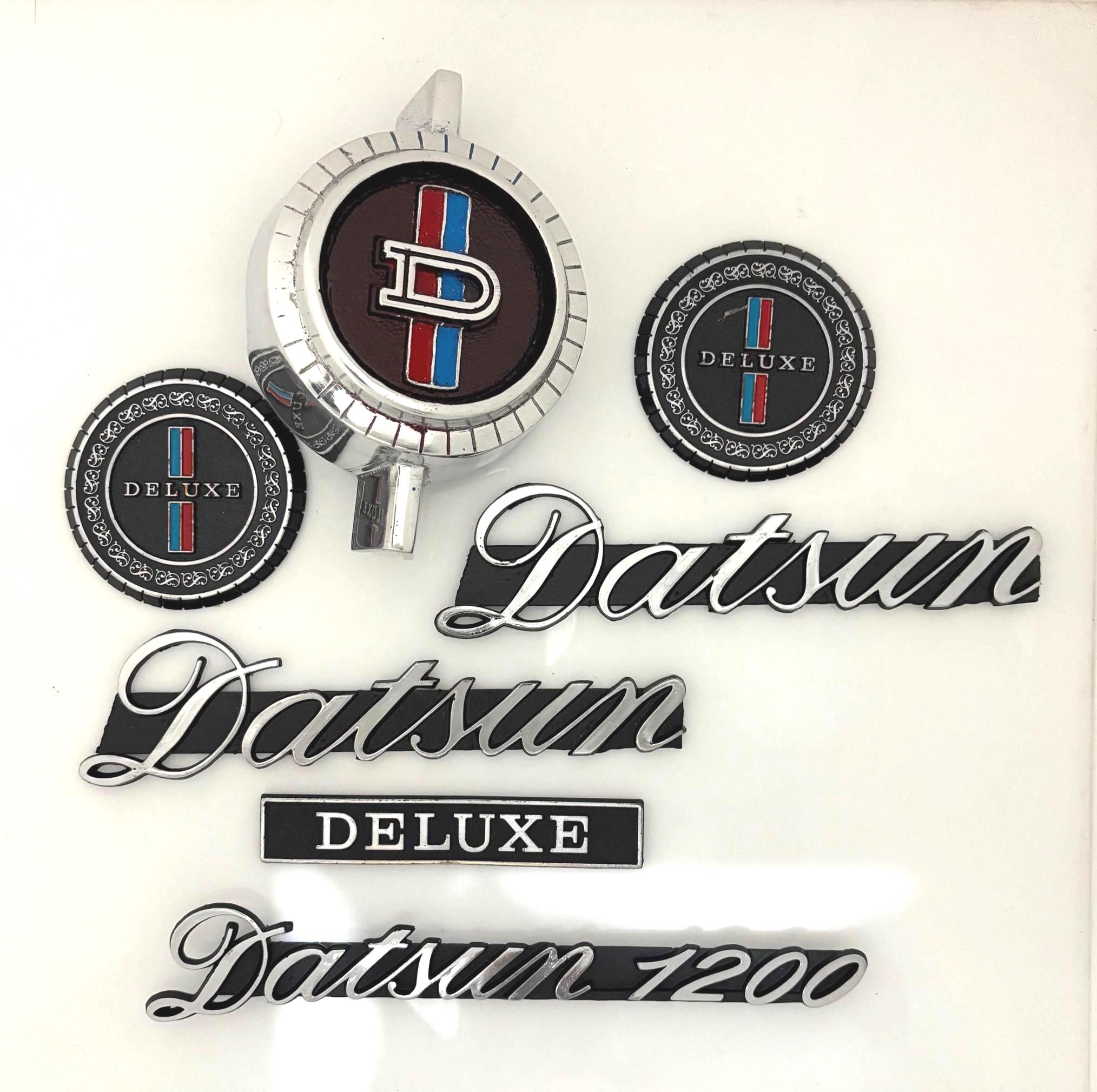 US.DATSUN メタルエンブレムとステッカーセット 貴重な物です Datsun 1200 Emblem Set: Handmade Die-cast Metal & ABS Badges - Etsy