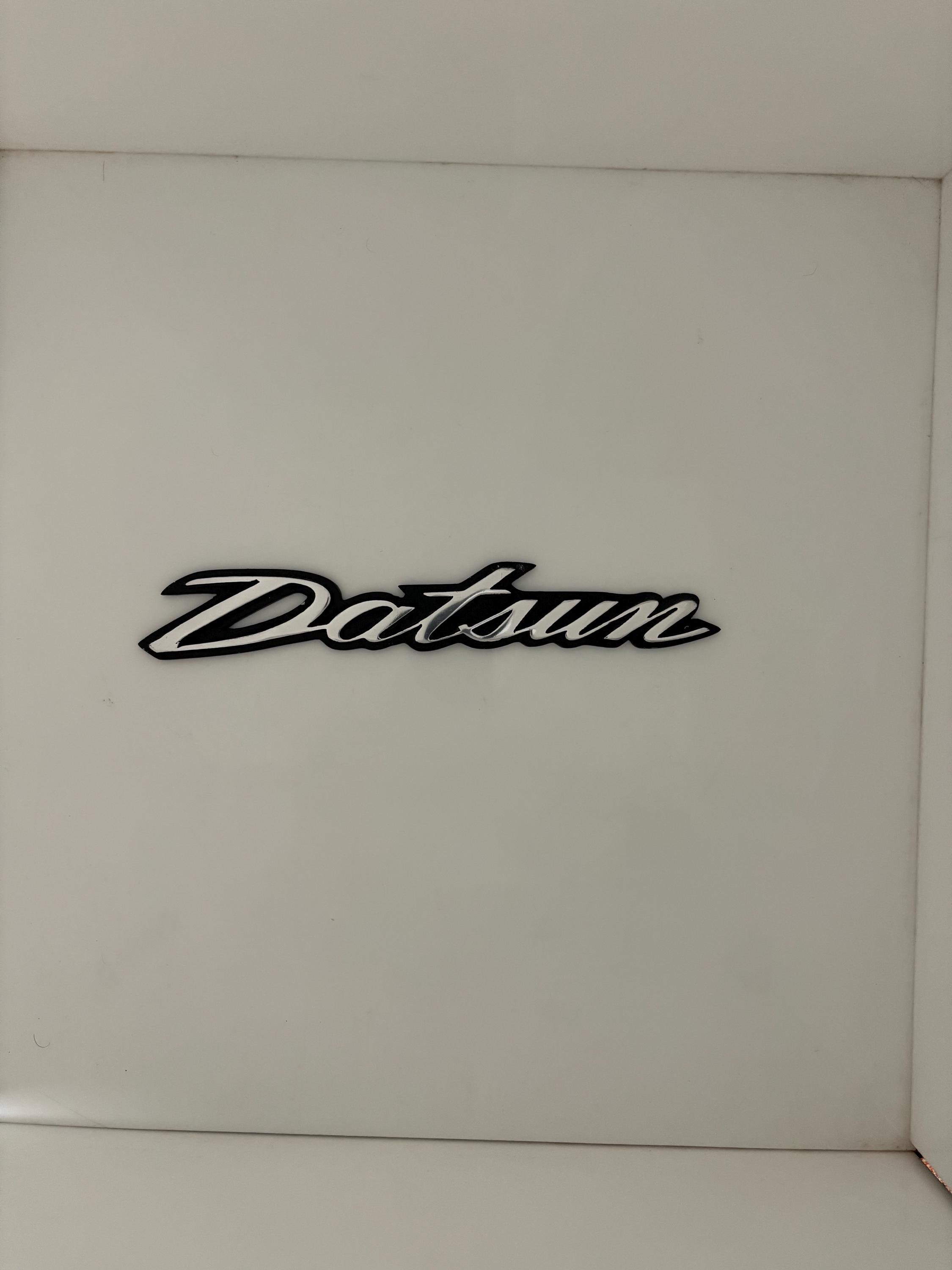 ダットサン 280Z リアトランクバッジエンブレム ヴィンテージカー修復