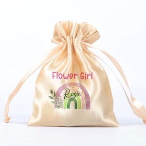Gepersonaliseerde bloemenmeisje cadeauzakje aangepaste naam satijnen zakje met trekkoord bruiloft voorstel feestbedankje