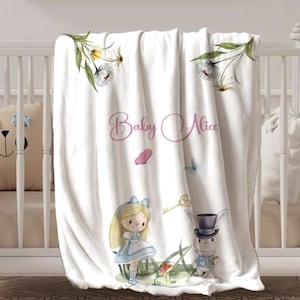 Personalisierte Alice im Wunderland Baby Decke, Aquarell Märchenbuch Kinderzimmer Überwurf Bild 1