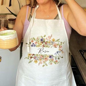 Personalised Floral bridal Apron quality bridesmaid gift, unique women apron, baking pinafore, kitchen TOWEL, cooking pinny, baking gift