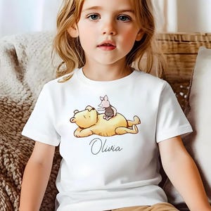 Camiseta infantil personalizada de oso Pooh, camiseta infantil personalizada, recuerdo de cumpleaños personalizado, camisetas de cumpleaños de oso Pooh