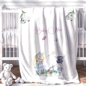 Personalisierte Alice im Wunderland Baby Decke, Aquarell Märchenbuch Kinderzimmer Überwurf Bild 5
