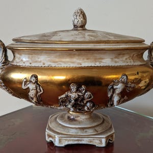 Capodimonte Porcelain lidded Tureen Table Centerpiece Décor Bowl