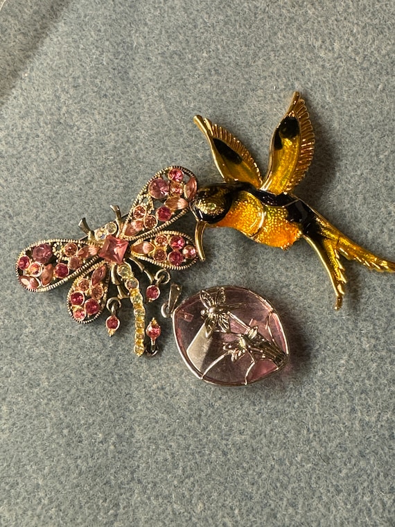 3 Vintage pins 2 dragonfly one bird