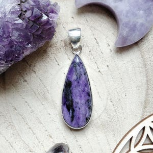 Boho style pendant in silver and natural two-tone charoite + chain included, handmade jewelry, unique piece, gift idea for women