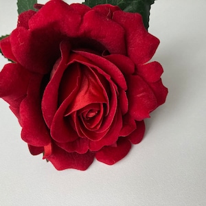 Deluxe Velvet Soft Touch Short Single Stem Red Rose