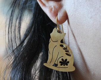 Pendientes de gato de latón o cobre con decoración floral, pendientes colgantes, pendientes de arte popular, ganchos de latón sin níquel.