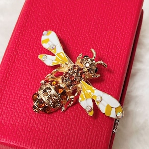 alloy crystal bee brooch