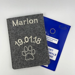 EU dierenpaspoorthoes hond geborduurd met naam en geboortedatum