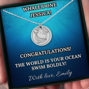 Collier personnalisé Whale Done - Cadeau de remise de diplôme, nouveau départ, collier baleine avec carte de message - cadeau de félicitations parfait pour un nouveau diplômé
