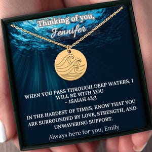 Collier personnalisé - Collier vague cadeau avec verset de la Bible lorsque vous traversez des eaux profondes, cadeau d'encouragement, cadeau de deuil, cadeau de divorce