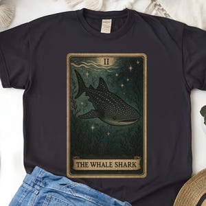 Tarotkaartshirt-de walvishaai, Witchy-kleding voor dierenliefhebbers, Dark Academia, Cottagecore, Goblincore, Whimsigoth, Fantasy Witchy Wear