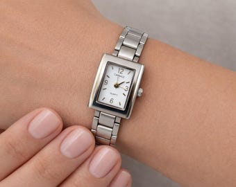 Timex Carriage Women's quartz watch New Battery 6-inch bracelet Tank Styled