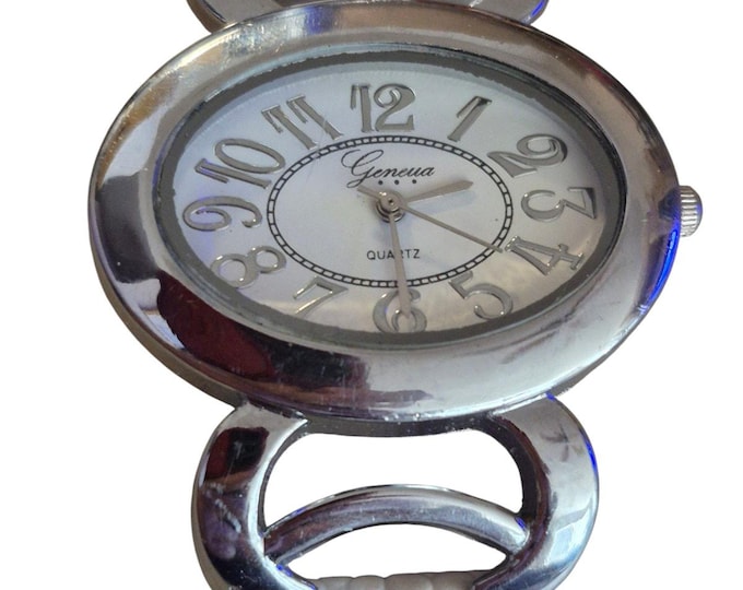 Geneva Womens watch oval dial adjustable strap new battery BOHO unique design