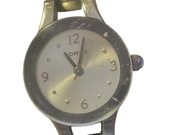 Lorus Women Watch Silver Tone Round Dial Y2K Vintage Japan Movement Stainless Steel Back