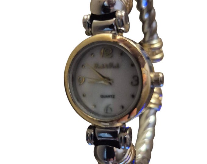 Peck & Peck Cuff watch New Battery BOHO Y2K retro chic Vintage Silver toned