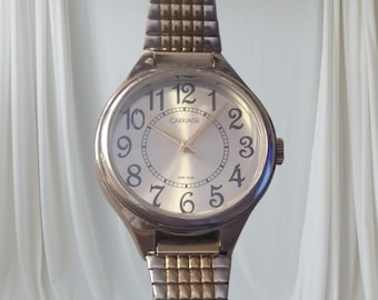 Women's Carriage by Timex Y2K style adjustable band sharp looking New Battery