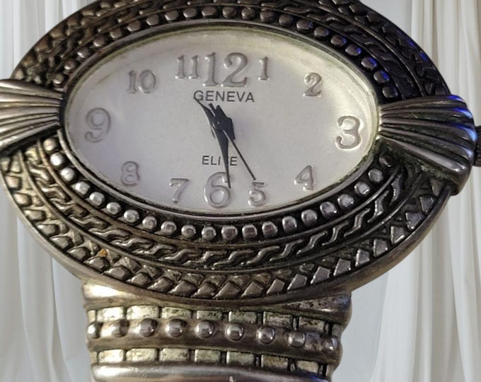 Geneva Elite Women Cuff Watch beautifully detailed classic old styled BOHO Y2K New Battery
