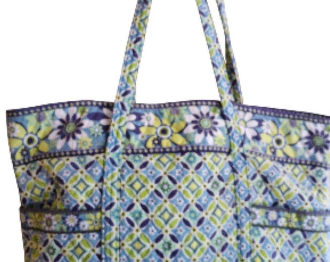 Vera Bradley Extra Large Tote – Daisy Daisy Pattern