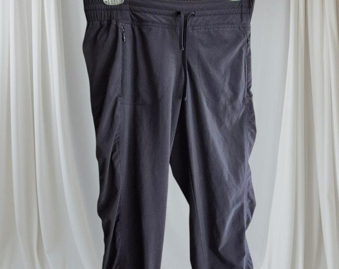 Athleta La Viva Capri Pants Black Size 2 Pull On Drawstring Zip Pockets