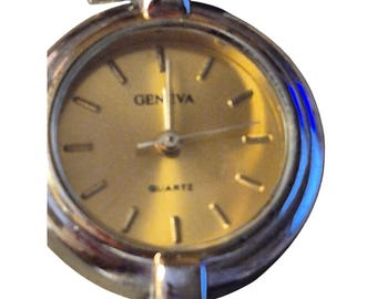 Vintage Ladies Watch Gold Face Geneva New battery Y2K Matching Band Classic Preppy