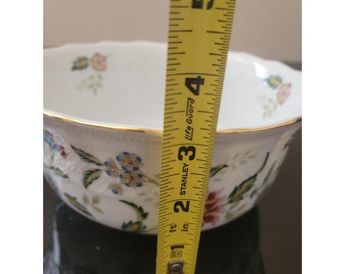 Andrea by Sadek Floral Bowl Porcelain 7.5in White Scalloped Gold Trim Japan