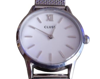 Cluse Women’s Watch Silver Mesh Band Clean White Dial New Battery Sophisticated