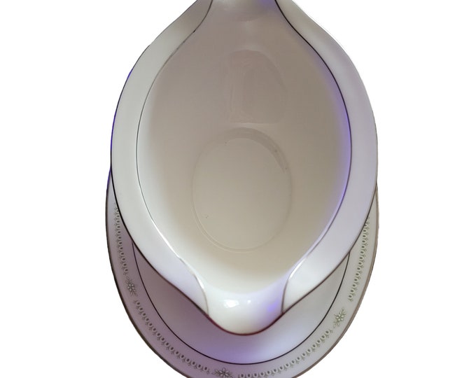 Noritake Lexine 7007 Gravy Boat: Ivory China, Platinum Trim