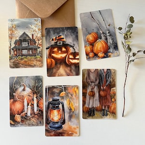 Pocztówki na Halloween z akwarelowymi ilustracjami. Drukowane. Jesienny nastrój, jesienne klimaty, sztuka halloweenowa.