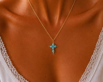 Collier croix turquoise, croix de perles d'eau douce, chaîne en plaqué or 14 carats ou en argent, bijoux religieux côtiers