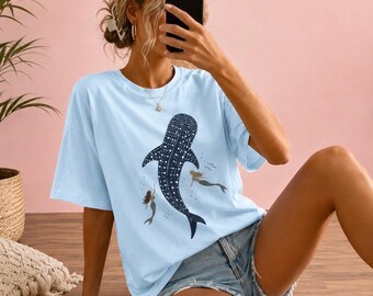T-shirt graphique sirène et requin baleine