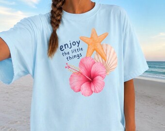 Profitez de la chemise Little Things | -shirt côtier d'hibiscus | Chemise graphique de plage