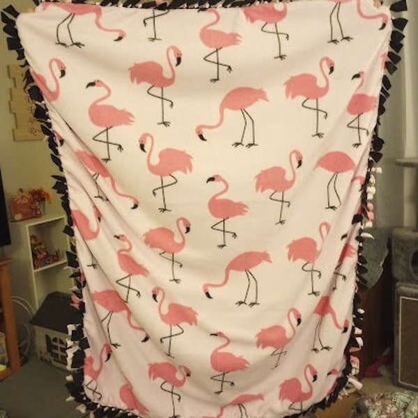 Flamingos print handmade fleece tie blanket