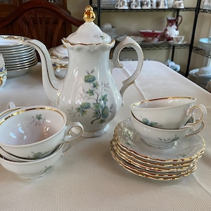Vintage Winterly “Green Ming” in Gold China
