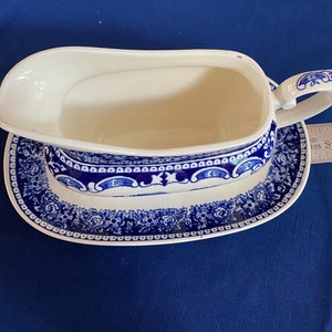 Old England Cambridge Royal Sphinx Maastricht Gravy Boat with attached plate