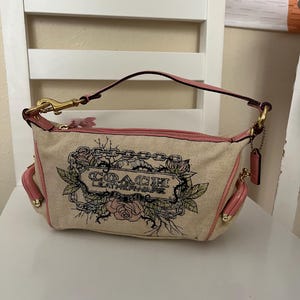 バッグ Coach Tattoo Wristlet Pouch Limited Ed Coach Tattoo Wristlet Pouch Limited Ed 【公式通販】