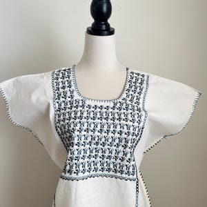 Mexican Tacuate huipil, Oaxaca huipil, Hand Embroidered Blouse, Mexican boho Top, Amuzgo Huipil, Oaxaca Huipil, Fits M/L/XL