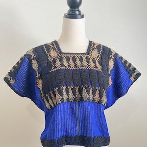 Mexican embroidered blouse, CHENALHO Ethnic Top, Hand Loomed, Embroidered Mexican Huipil, Woven Top, Size S/M